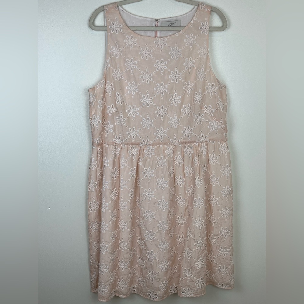 NWT LOFT women’s pale pink and white flower eyelet dress. Size 16